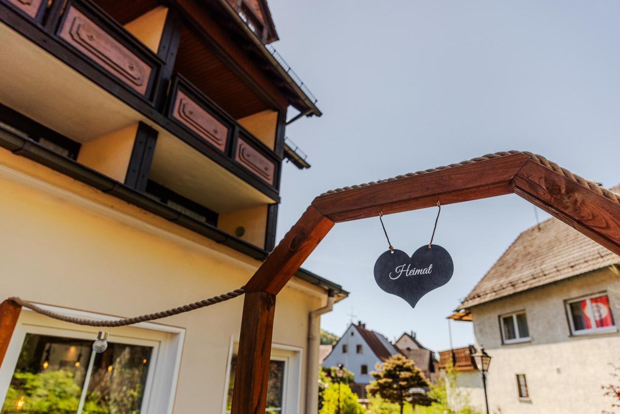 Landgasthof Zur Linde Heimbuchenthal Eksteriør billede